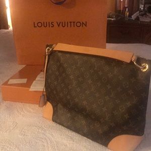 Louis Vuitton Berri MM handbag